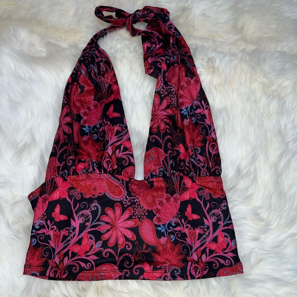 HALTER DETAILED TOP